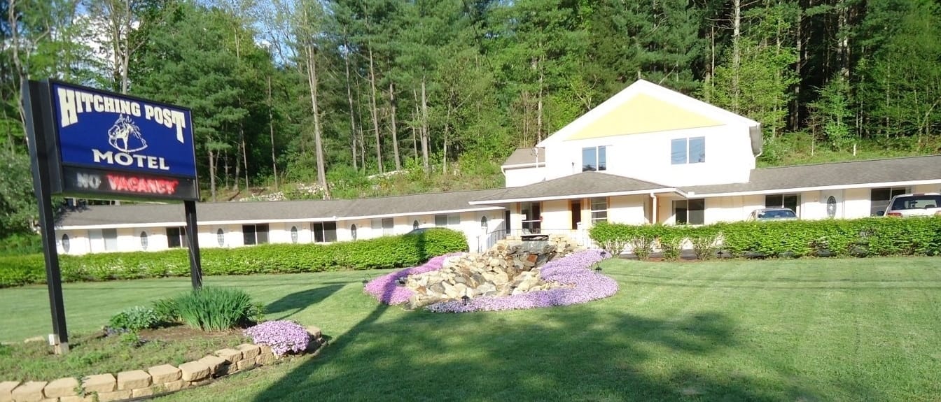 Hitching Post Motel